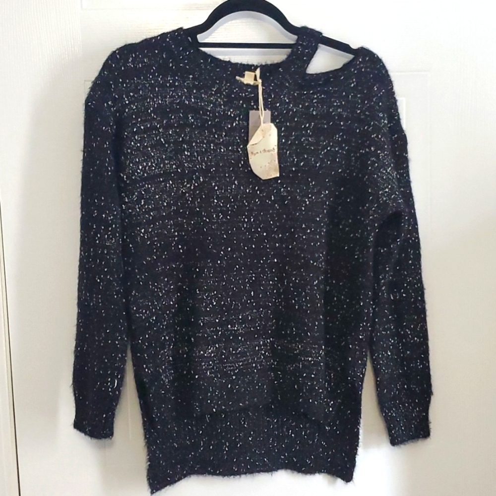 Hen & thread Sweater  size s black and white color little bit more long  back